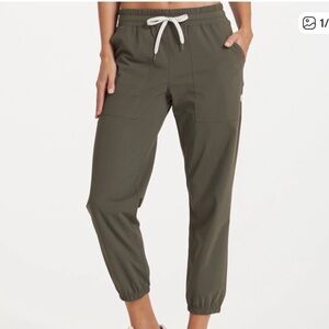 Vuori smiled Joggers Oregano Green